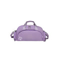 Un bolso de viaje morado con asa superior, correa ajustable para el hombro y un logotipo gris con una «H» estilizada en la parte frontal, presentado sobre un fondo blanco liso.